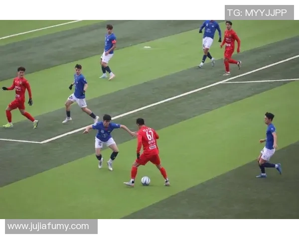 足球球星热议新疆文化与发展 展现体育与地方融合新风貌